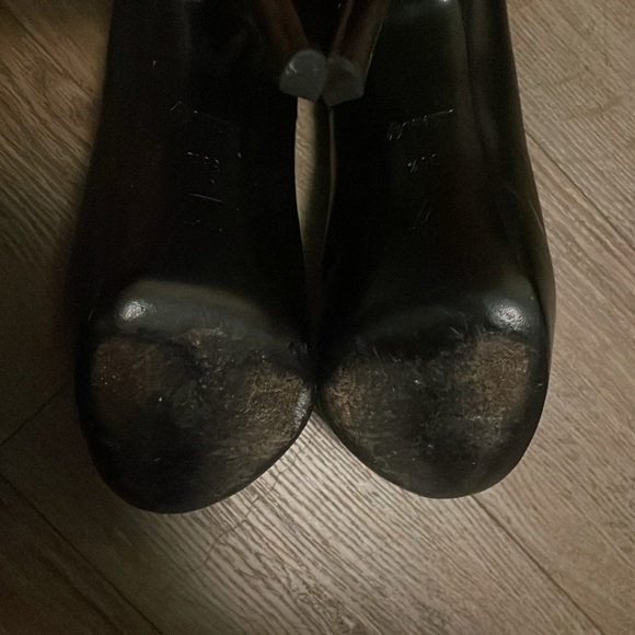 Louis Vuitton heels - Picture 9 of 9